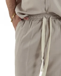 Coordinato uomo viscosa camicia giromanica pantaloni coulisse beige GIOSAL-OU2555A