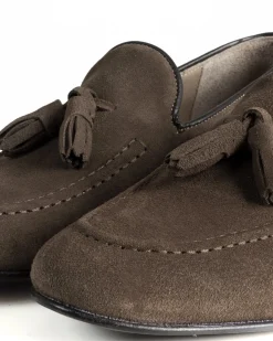 Mocassini uomo con nappine scarpe camoscio eleganti cerimonia pelle scamosciata suola di cuoio con ovalino antiscivolo casual tortora GIOSAL-S1322A