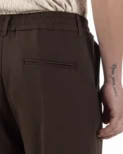 Pantaloni uomo viscosa baggy fondo ampio elastico sul retro abbottonatura allungata marrone GIOSAL-P6445A