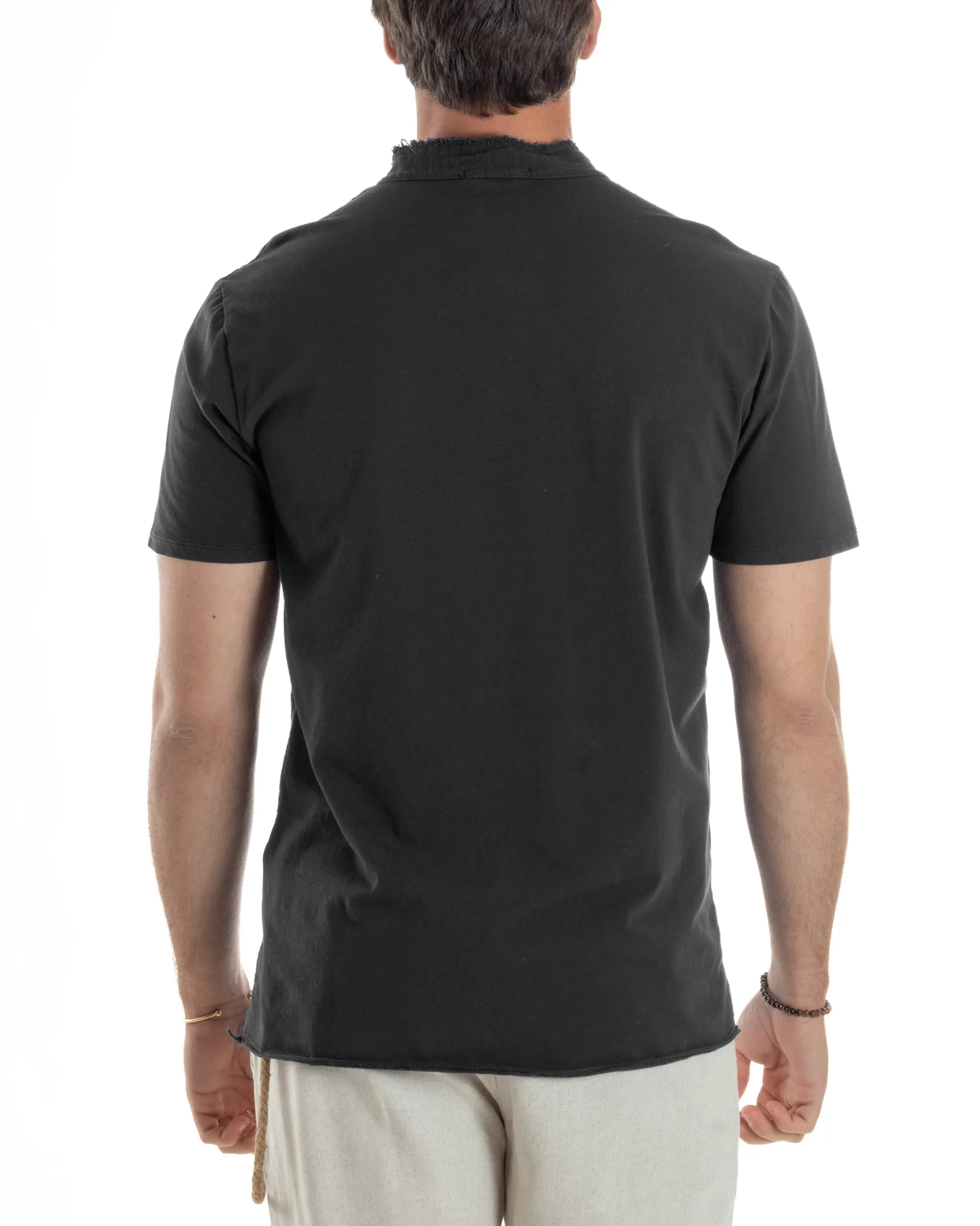 T-shirt Serafino Taglio Vivo Collo Coreano Sfrangiato Nero GIOSAL-TS3143A